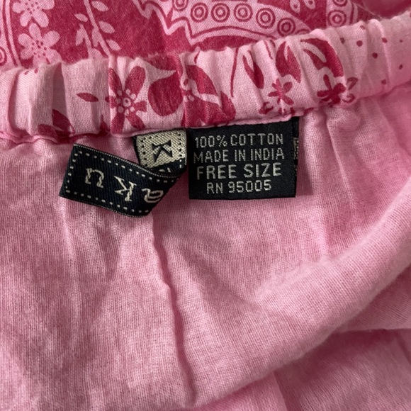 pink skirt - Picture 3 of 3